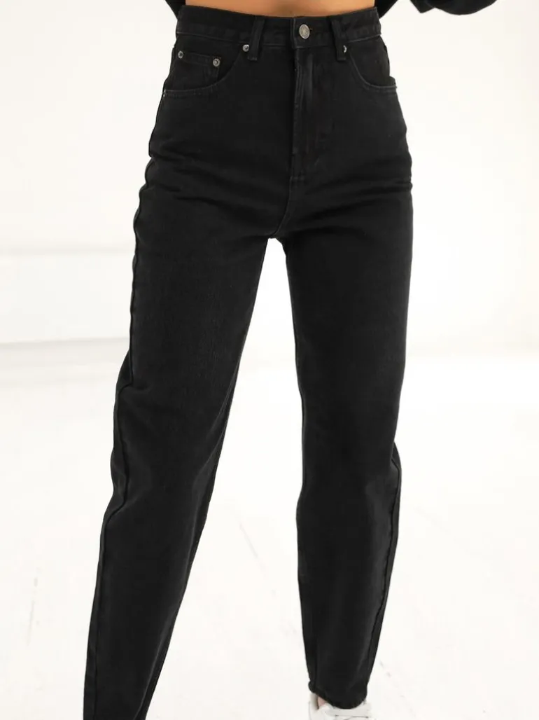 Blakely Clothing Mom Jeans Best Sale